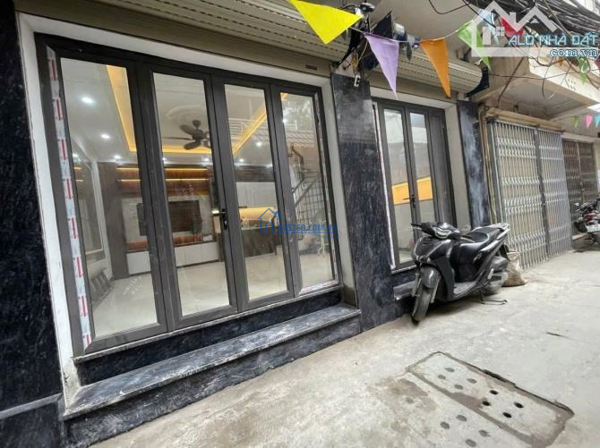 Bán Nhà Thụy Khuê - Tây Hồ - Kinh Doanh - Ngõ Thông - Gần Phố - 40M x 4 Tầng Hơn 9 Tỷ