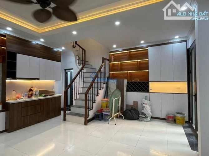 Bán Nhà Thụy Khuê - Tây Hồ - Kinh Doanh - Ngõ Thông - Gần Phố - 40M x 4 Tầng Hơn 9 Tỷ
