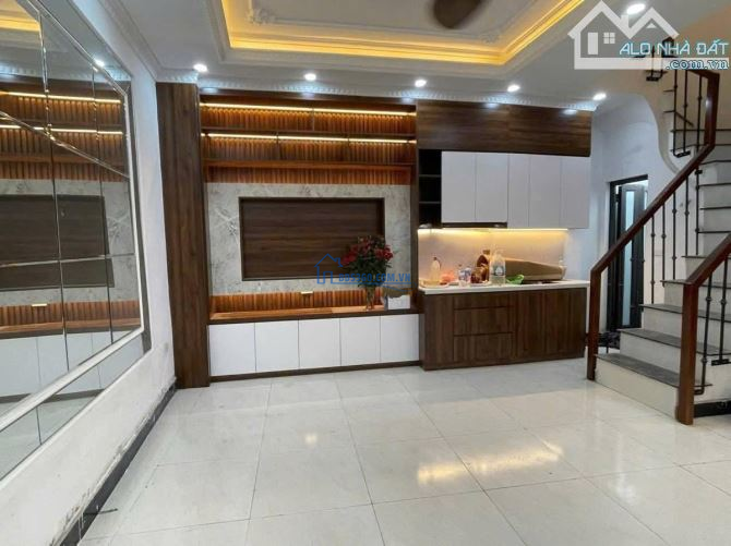 Bán Nhà Thụy Khuê - Tây Hồ - Kinh Doanh - Ngõ Thông - Gần Phố - 40M x 4 Tầng Hơn 9 Tỷ