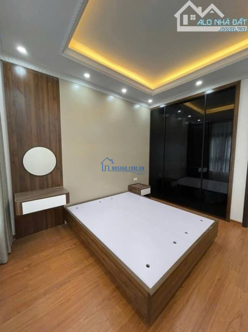 Bán Nhà Thụy Khuê - Tây Hồ - Kinh Doanh - Ngõ Thông - Gần Phố - 40M x 4 Tầng Hơn 9 Tỷ