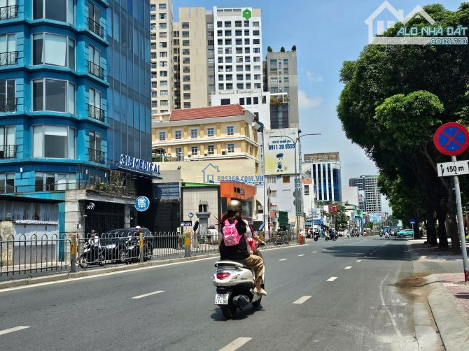 Cho Thuê Building Góc 2MT Hoàng Văn Thụ - 8 Tầng thang máy - 8x25m - Giá Rẻ